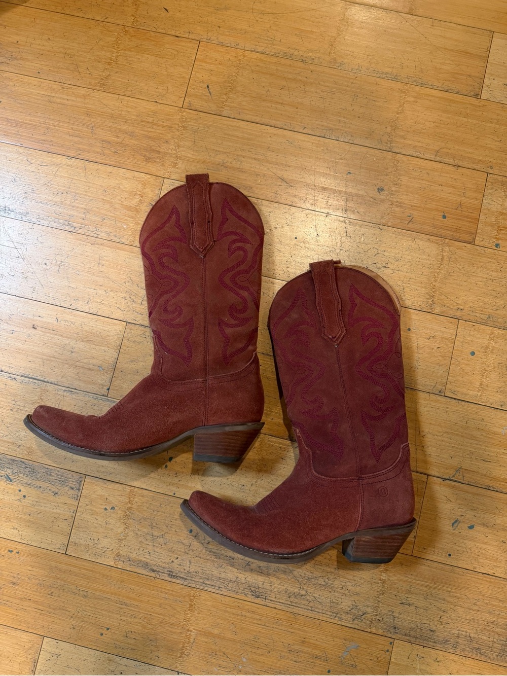 Women's Suede Western Boots in Rust
